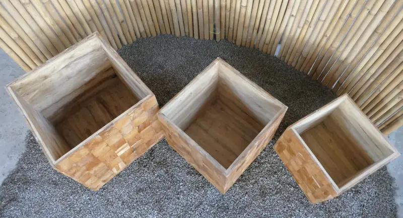 Product image 2 of the product “Wooden planter, cubic form made from teak root. Set of 3, in the size 70, 60 and 50 cm ”